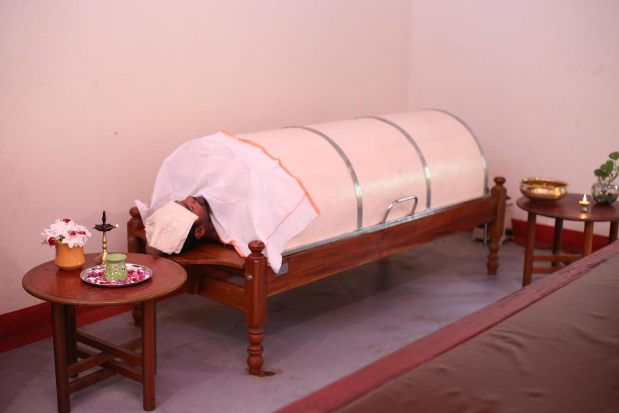 Hotel Tapasya Health & Wellness Jaysingpur Esterno foto