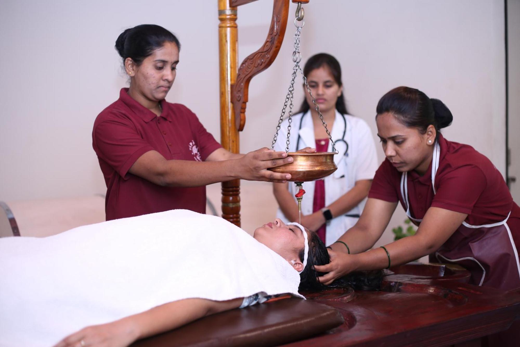 Hotel Tapasya Health & Wellness Jaysingpur Esterno foto