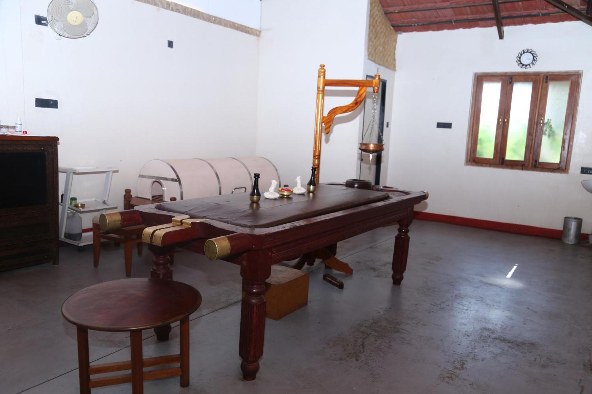 Hotel Tapasya Health & Wellness Jaysingpur Esterno foto